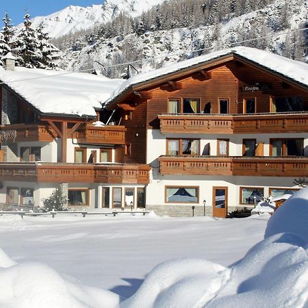 Hotel Bouton D'Or - Когне Екстериор снимка
