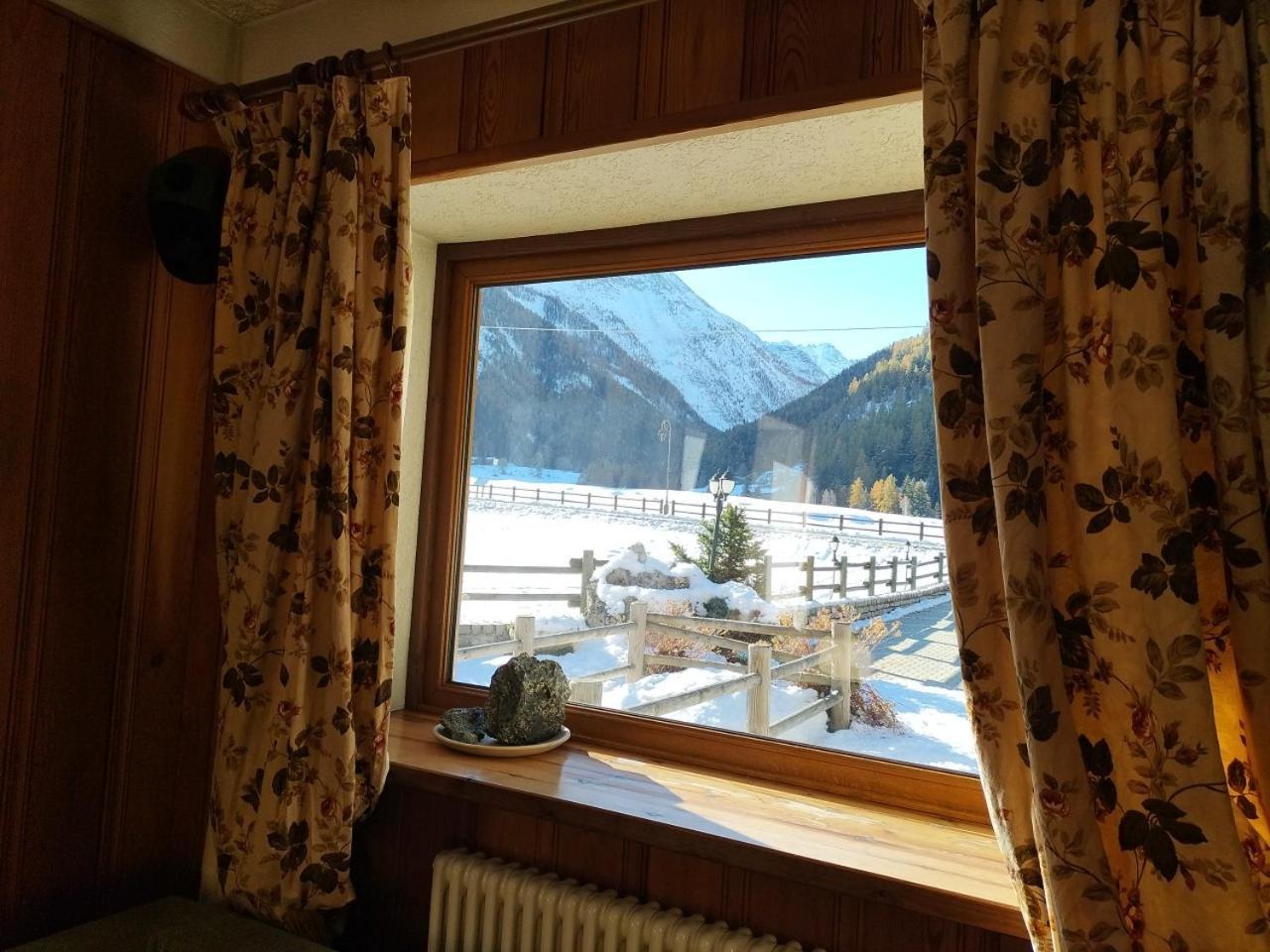 Hotel Bouton D'Or - Когне Екстериор снимка