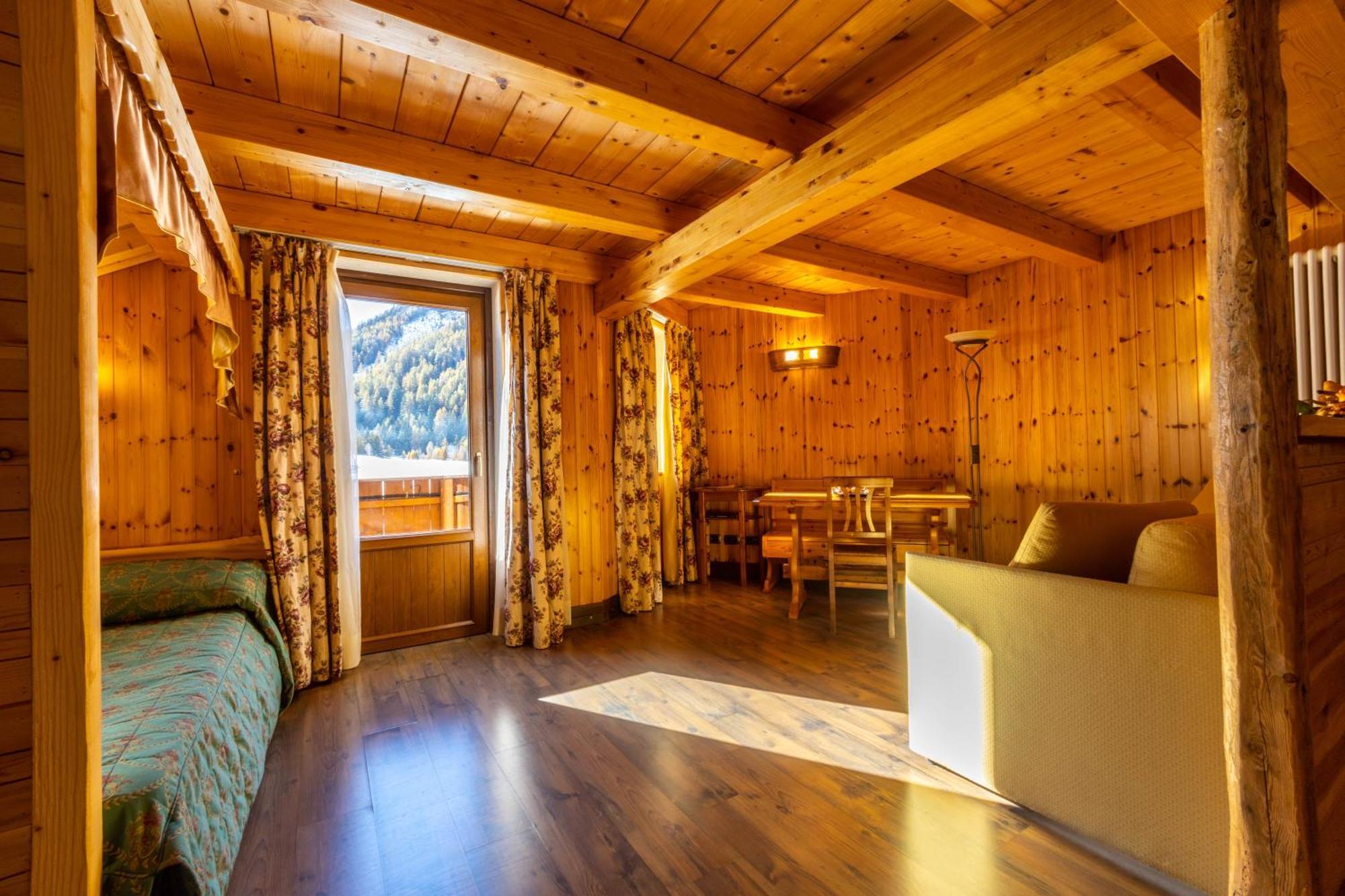 Hotel Bouton D'Or - Когне Екстериор снимка