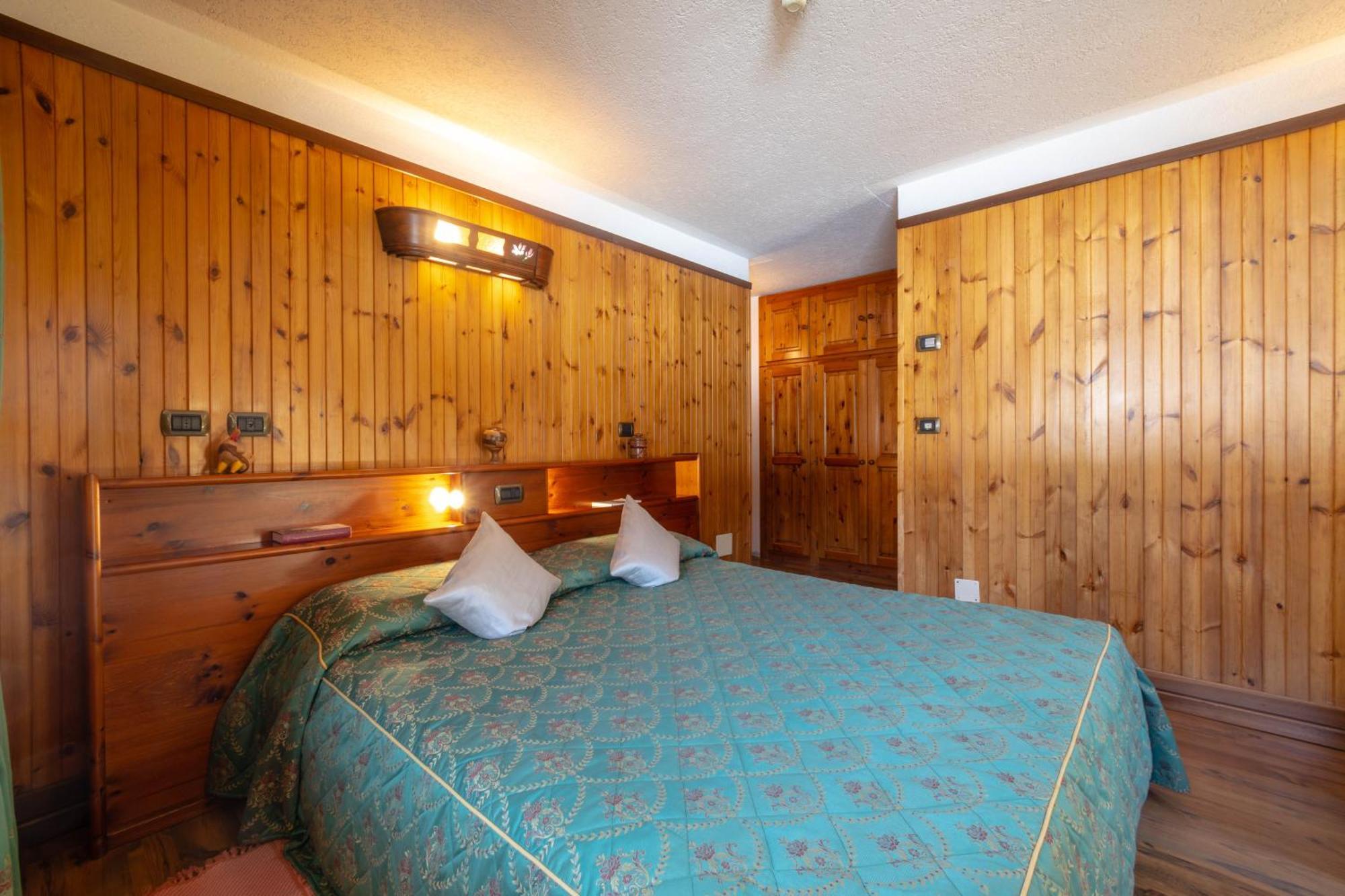 Hotel Bouton D'Or - Когне Екстериор снимка