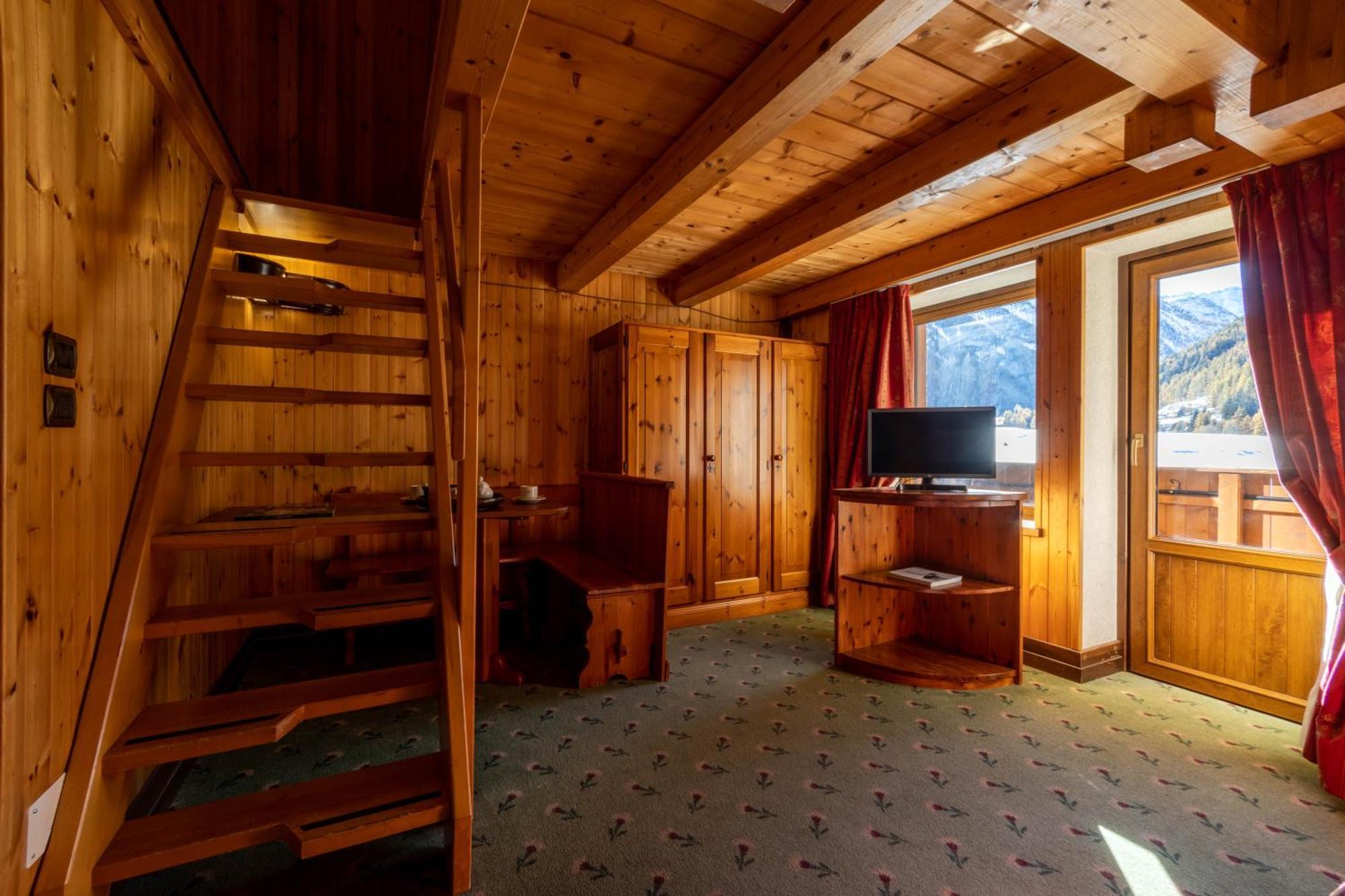 Hotel Bouton D'Or - Когне Екстериор снимка