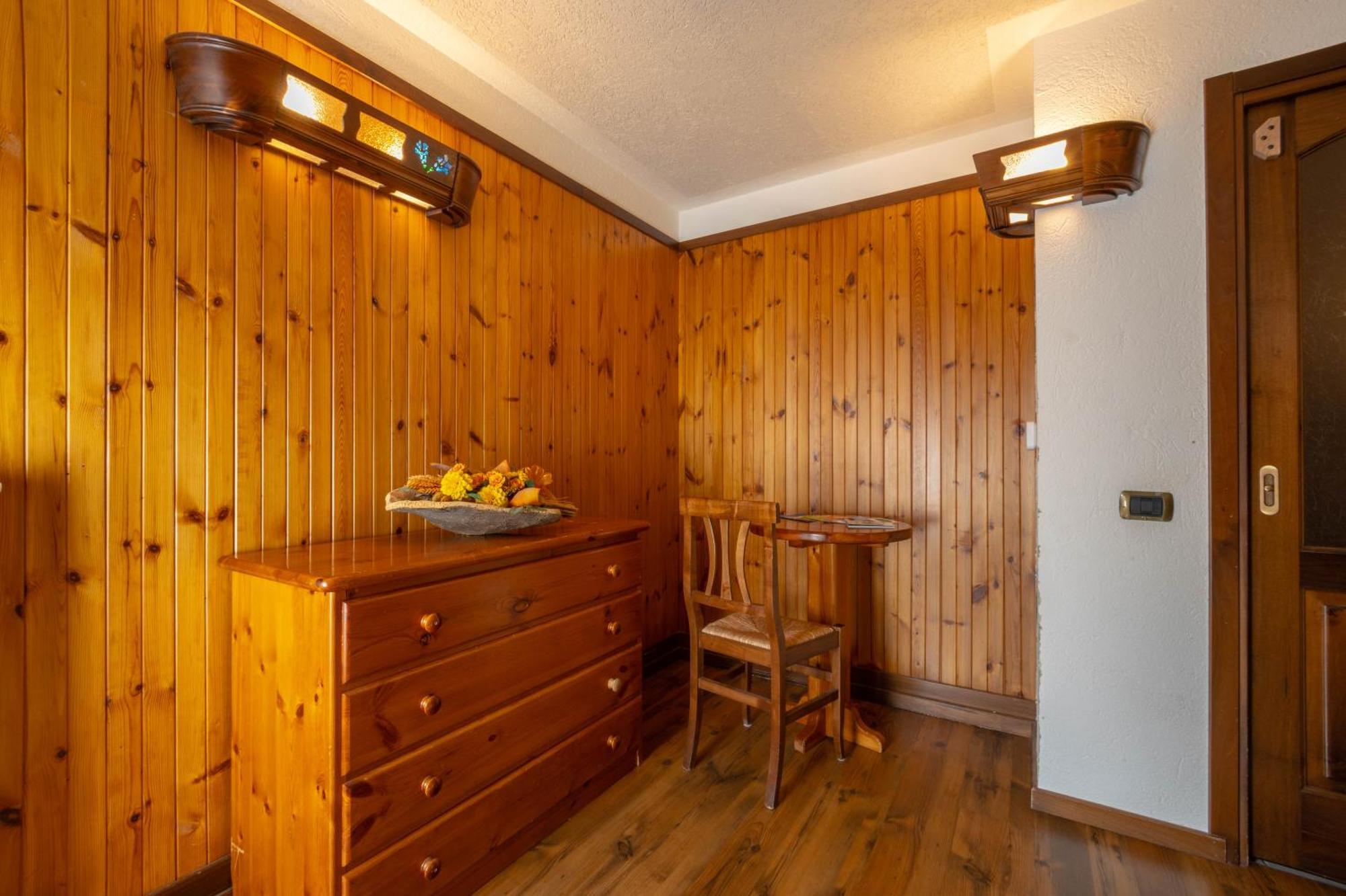 Hotel Bouton D'Or - Когне Екстериор снимка
