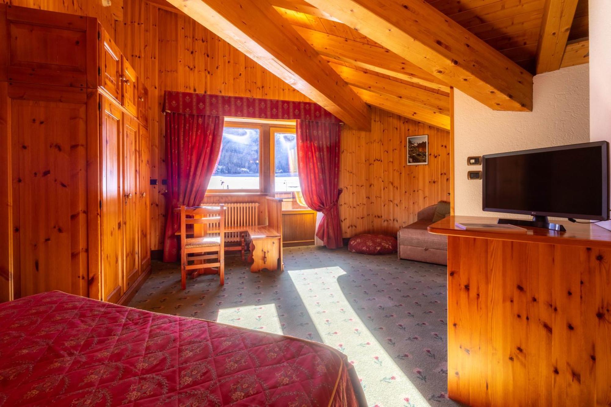 Hotel Bouton D'Or - Когне Екстериор снимка