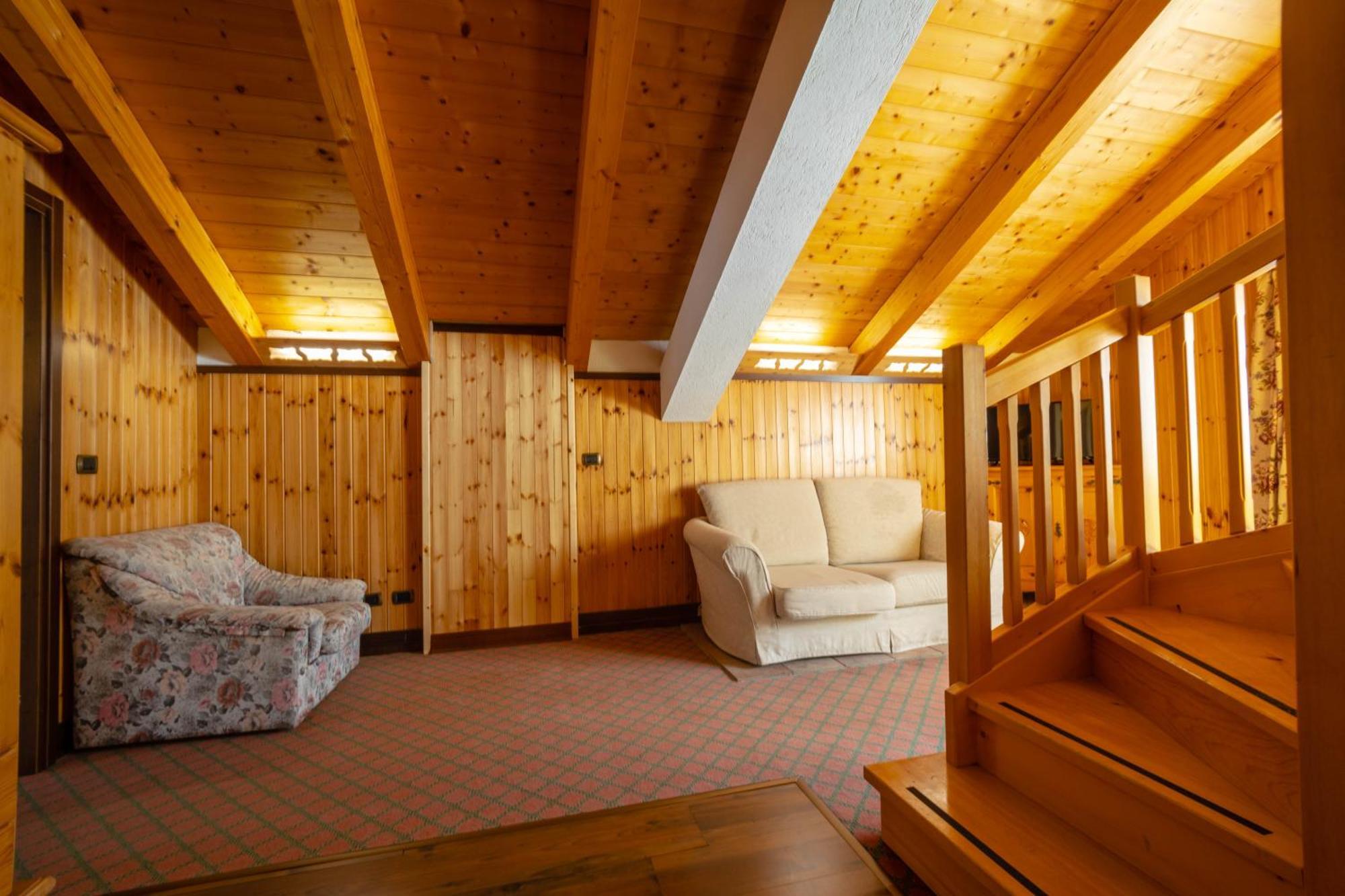 Hotel Bouton D'Or - Когне Екстериор снимка