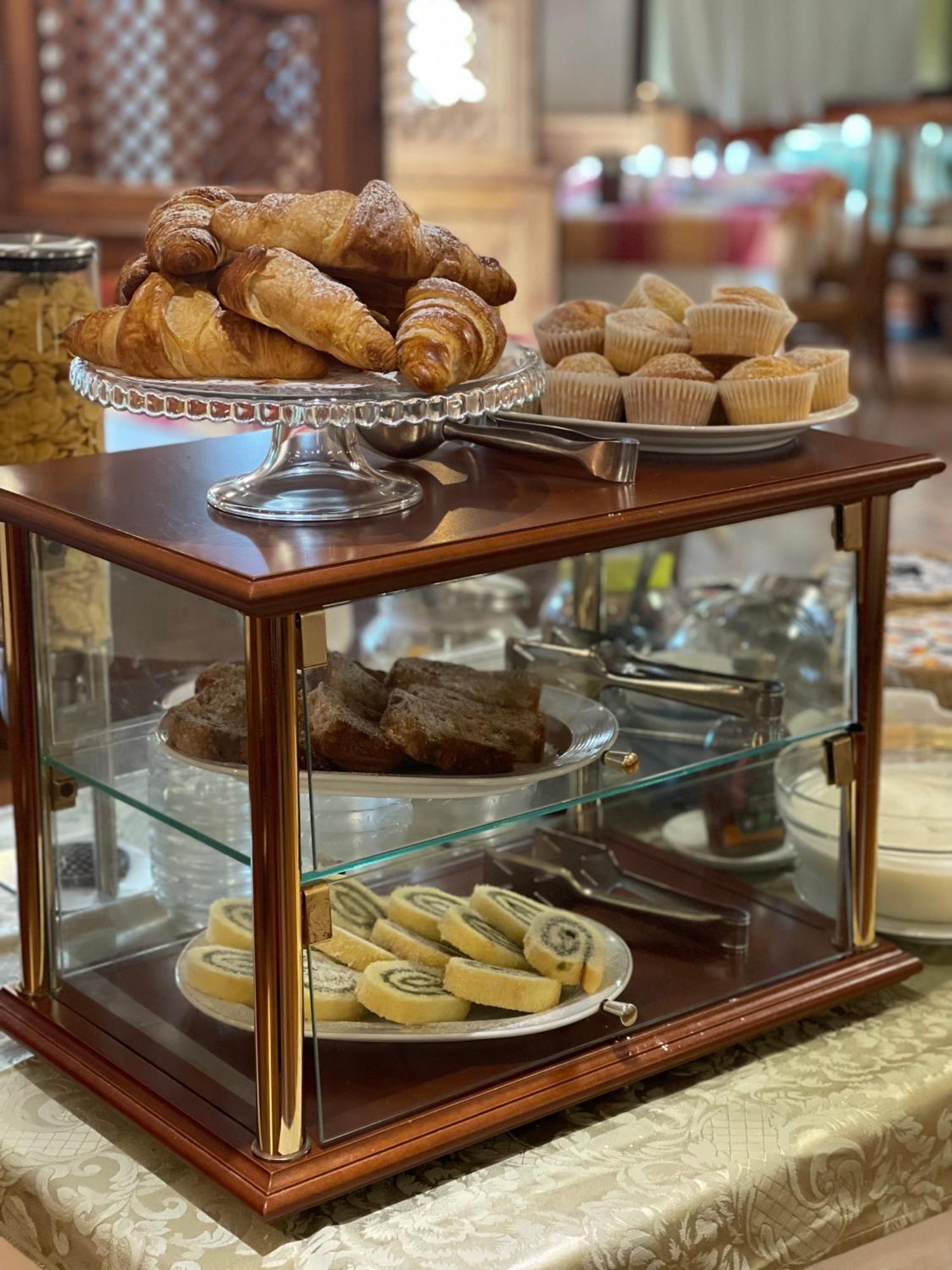 Hotel Bouton D'Or - Когне Екстериор снимка