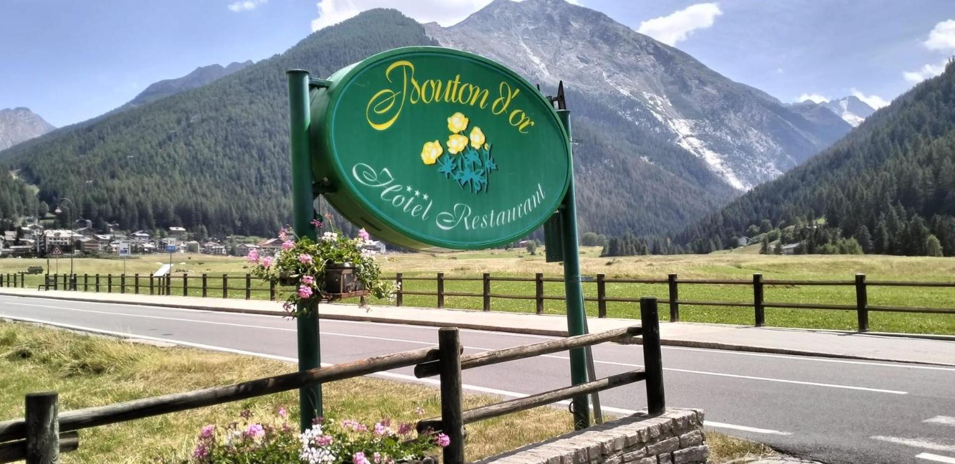 Hotel Bouton D'Or - Когне Екстериор снимка