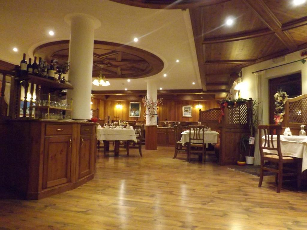 Hotel Bouton D'Or - Когне Екстериор снимка