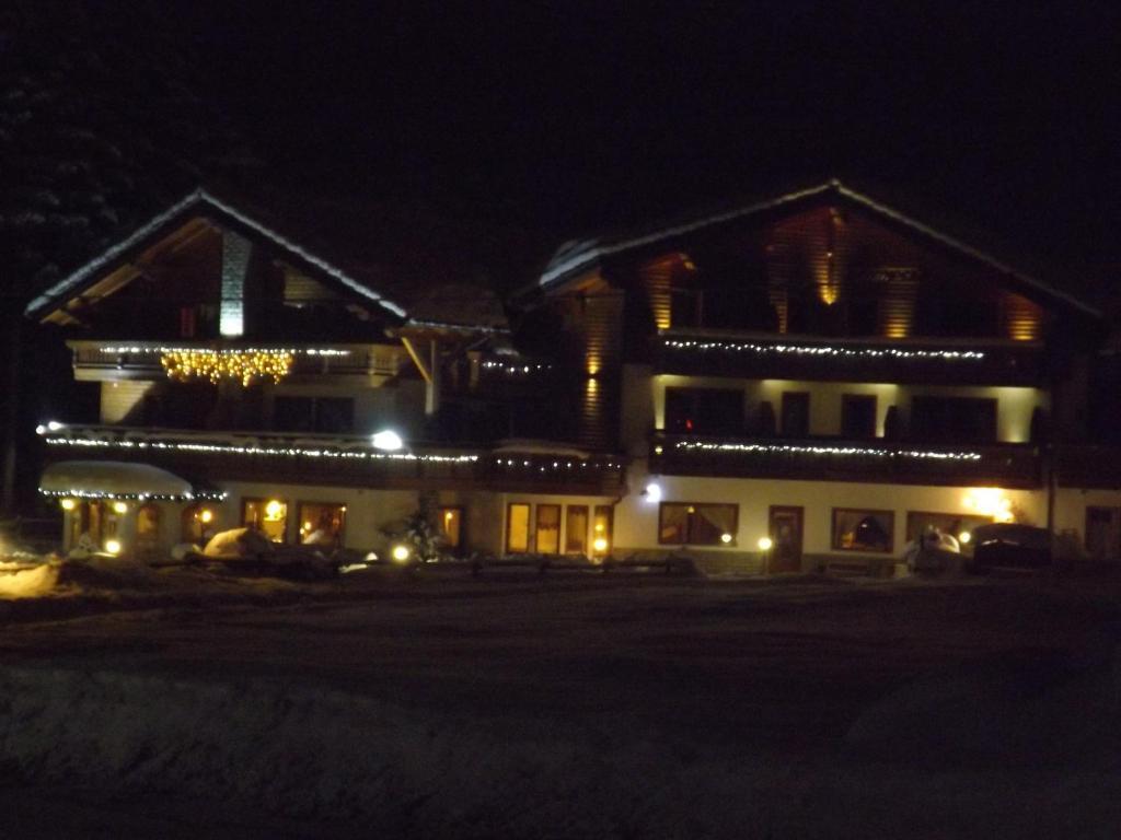 Hotel Bouton D'Or - Когне Екстериор снимка