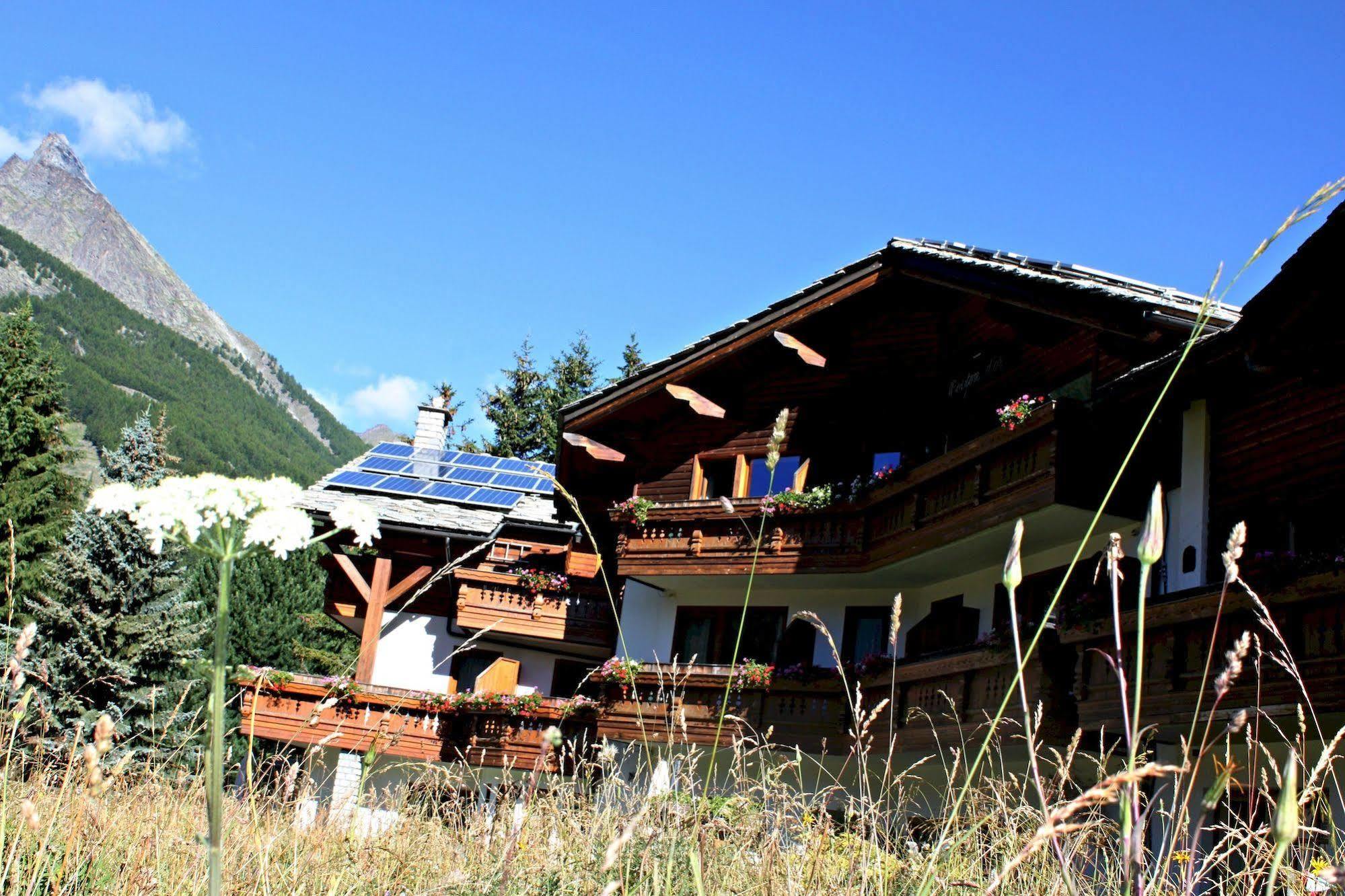 Hotel Bouton D'Or - Когне Екстериор снимка