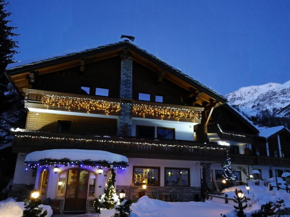 Hotel Bouton D'Or - Когне Екстериор снимка